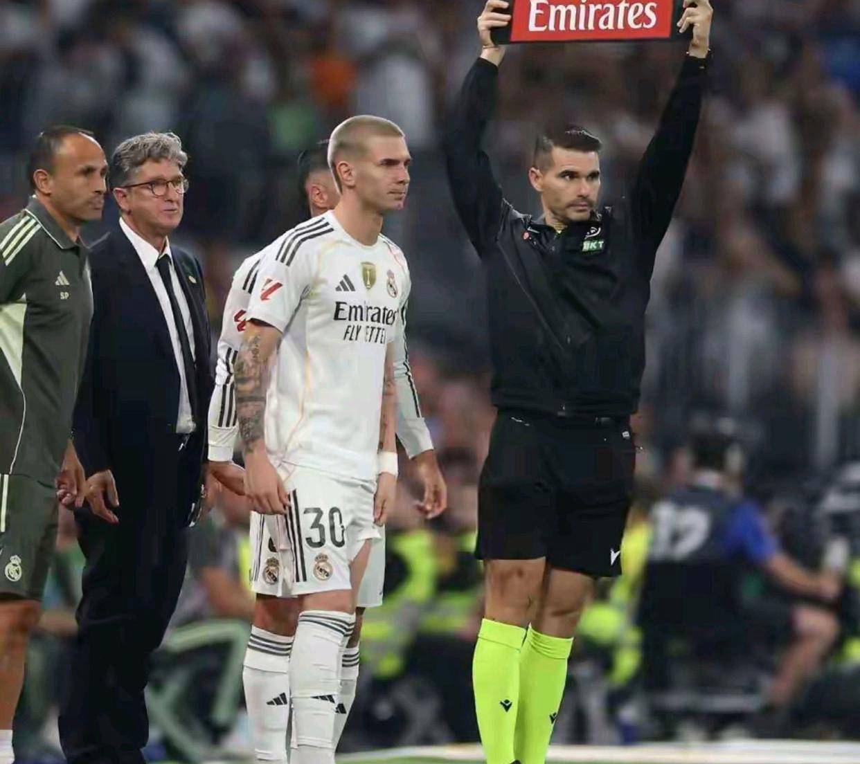 马斯坦托诺, ae 马斯坦托诺, ae