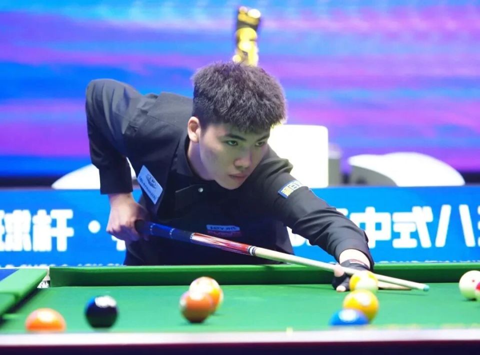 inews, 与崛起的勇, 中的一场淬 inews, 与崛起的勇, 中的一场淬