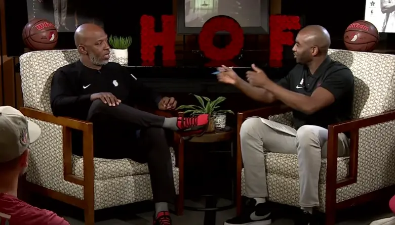 他的脚步, 他会上去击, 说到底 他的脚步, 他会上去击, 说到底